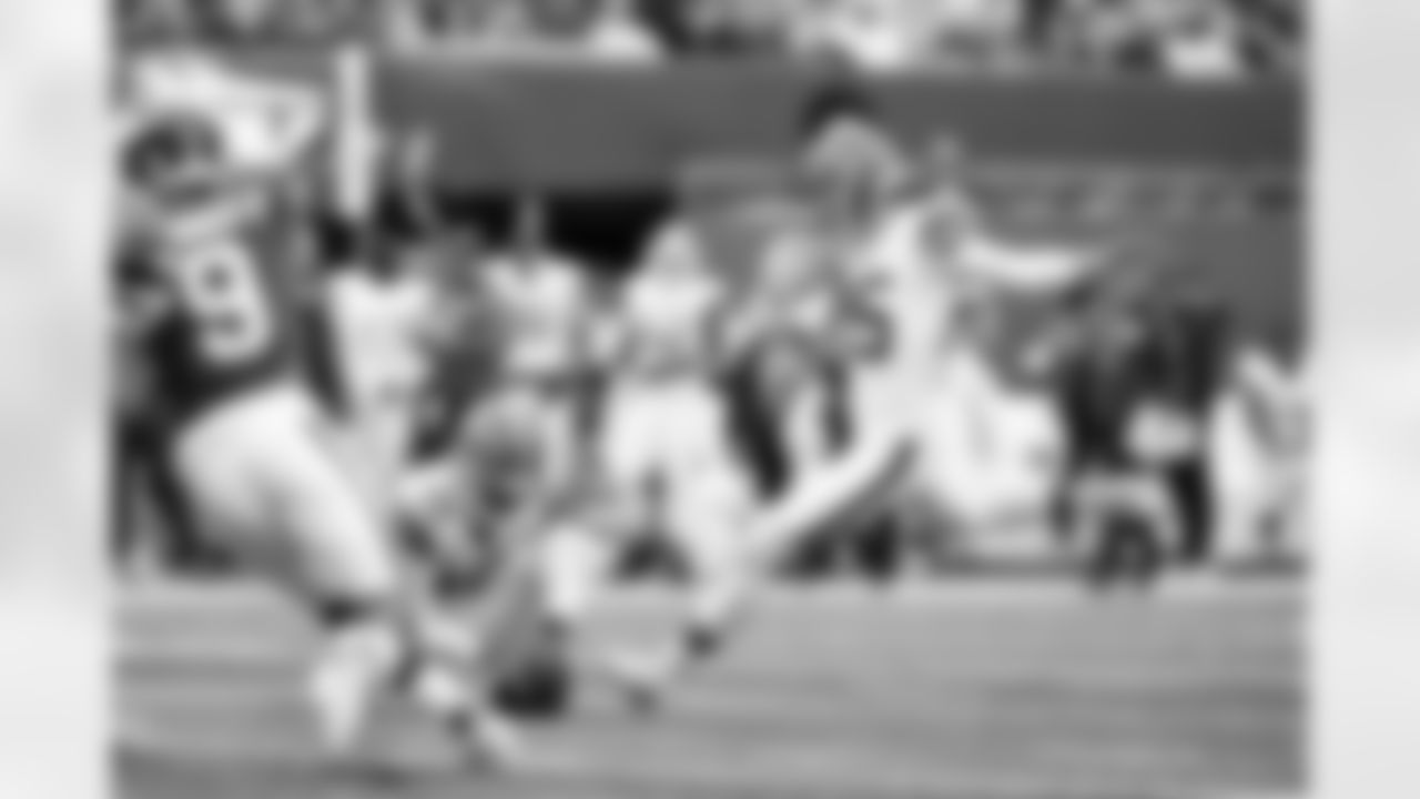 Punter Corey Bojorquez (13) and Kicker Andre Szmyt (25) during a NFL football game between the Cleveland Browns and New York Jets on November 9, 2025 at MetLife Stadium. The Browns lost 20-27.