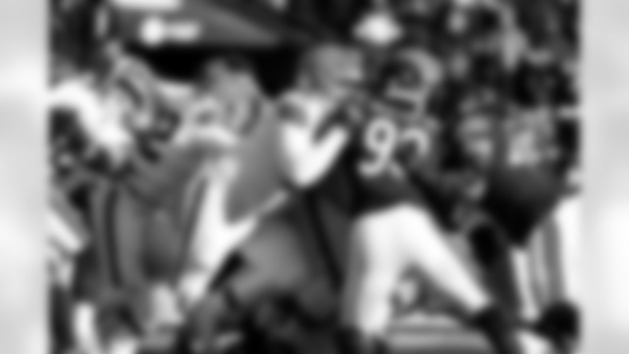 Offensive tackle KT Leveston (72) during a NFL football game between the Cleveland Browns and Chicago Bears on December 14, 2025 at Soldier Field.