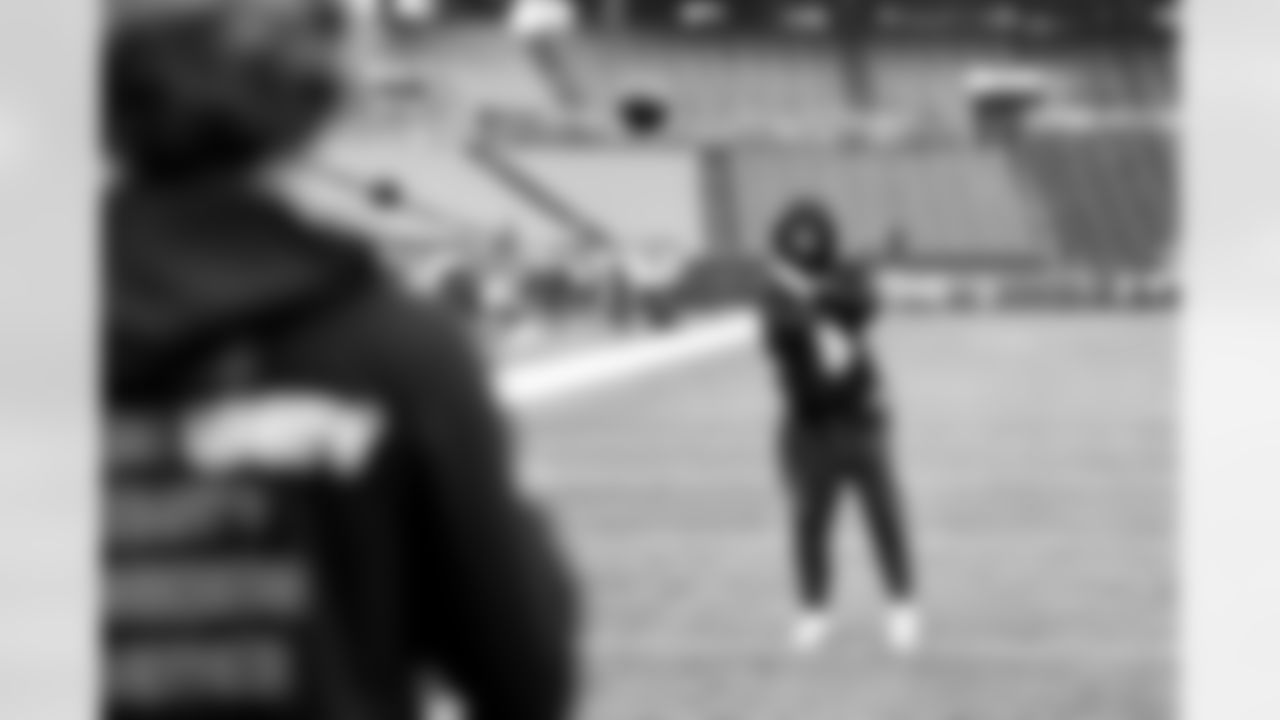 Linebacker Easton Mascarenas-Arnold (42) before a NFL football game between the Tennessee Titans and Cleveland Browns on December 7, 2025 at Huntington Bank Field.