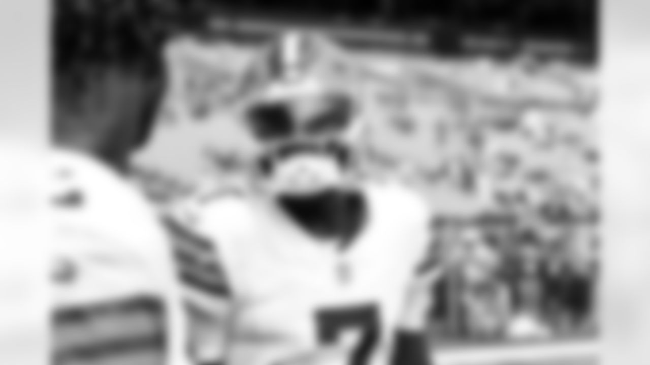 Quarterback Tyler Huntley (7) before a preseason NFL football game between the Los Angeles Rams and Cleveland Browns on August 23, 2025 at Huntington Bank Field.