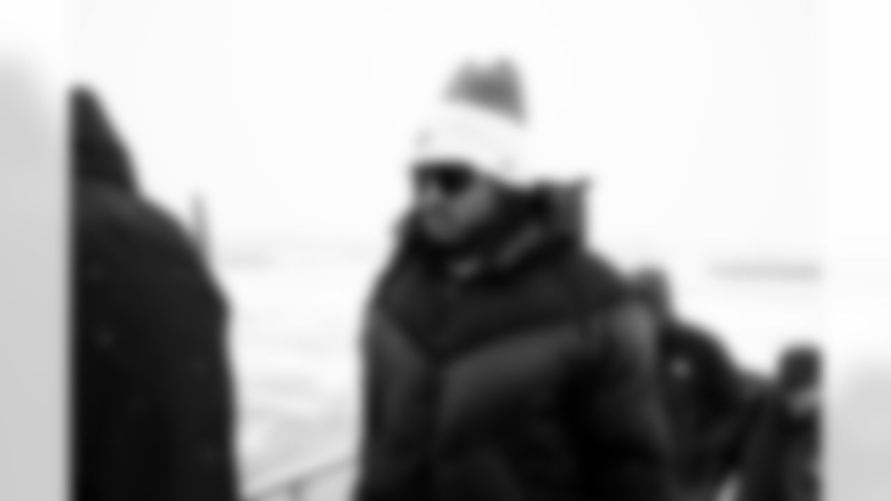 Linebacker Devin Bush (30) travels to Chicago on December 13, 2025.