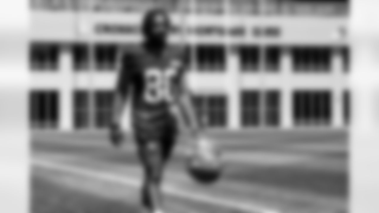 Wide receiver Zach Patterson (80) during fieldwork on the first day of Rookie Minicamp at CrossCountry Mortgage Campus on May 9, 2025.