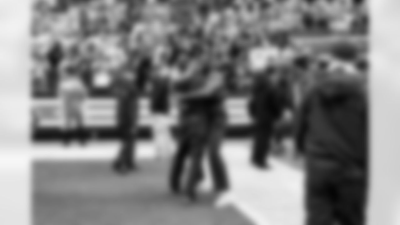 The Browns celebrate after a NFL football game between the Miami Dolphins and Cleveland Browns on October 19, 2025 at Huntington Bank Field.