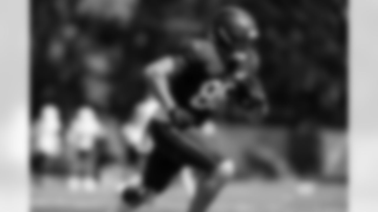 Tight end Blake Whiteheart (86) during practice at CrossCountry Mortgage Campus on September 17, 2025.