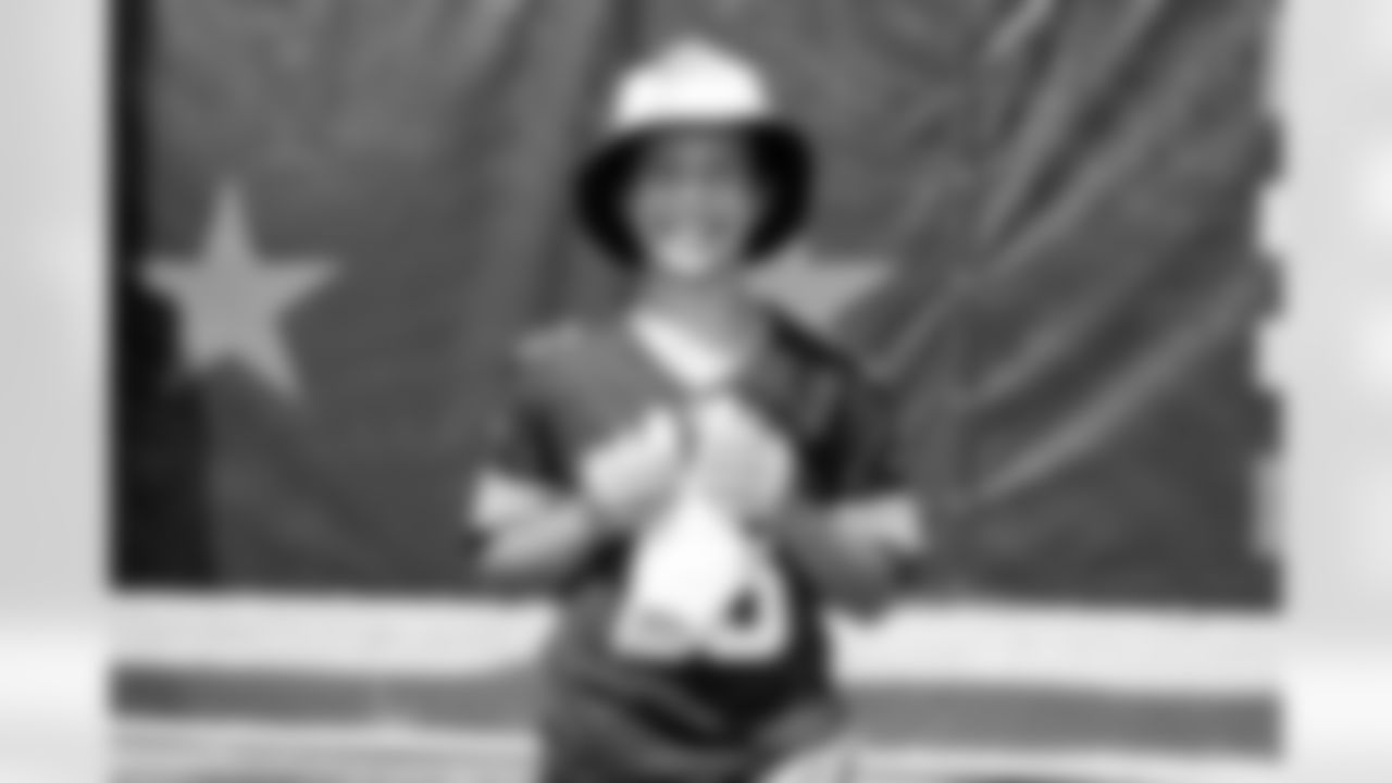A fan during Day 7 of Training Camp at CrossCountry Mortgage Campus on July 30, 2025.