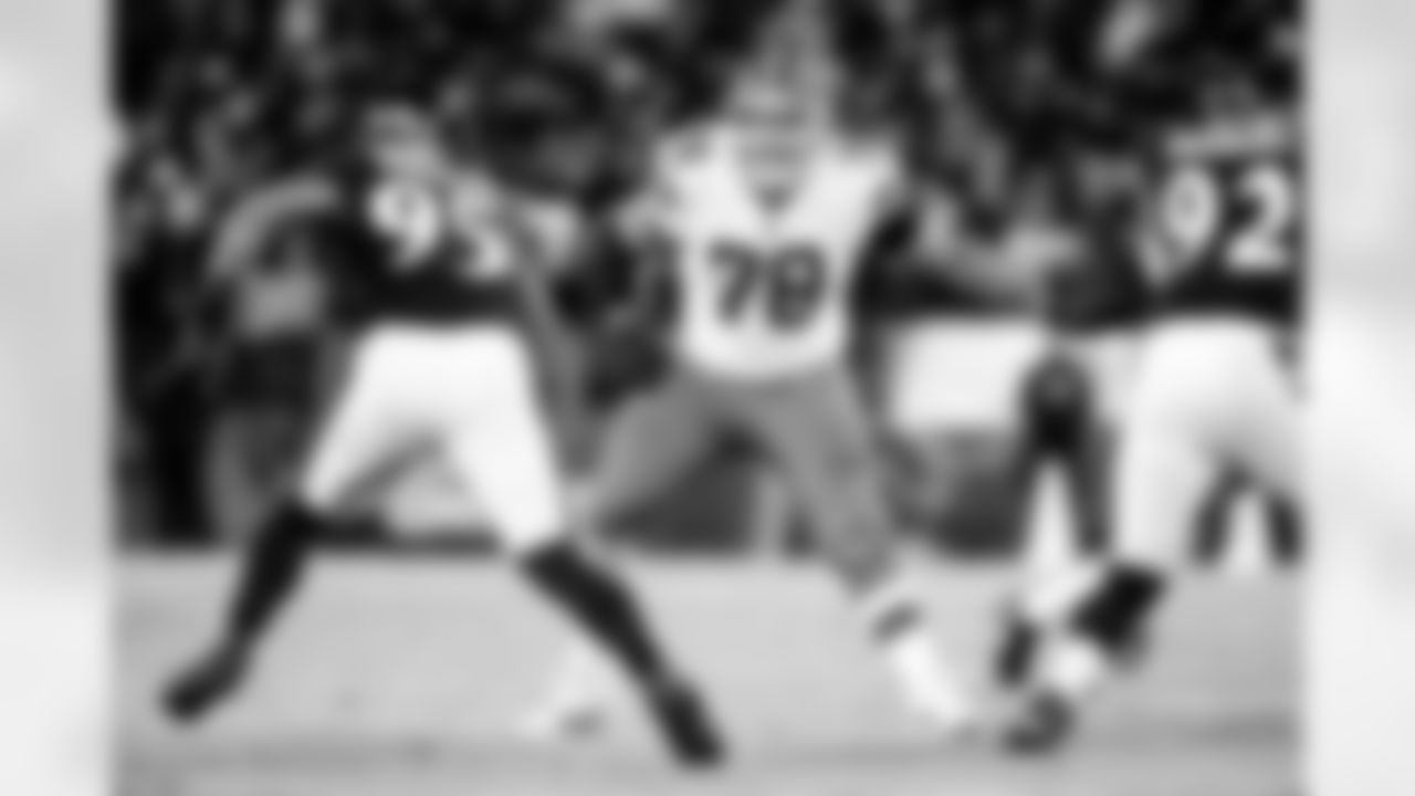 Offensive tackle Jack Conklin (78)