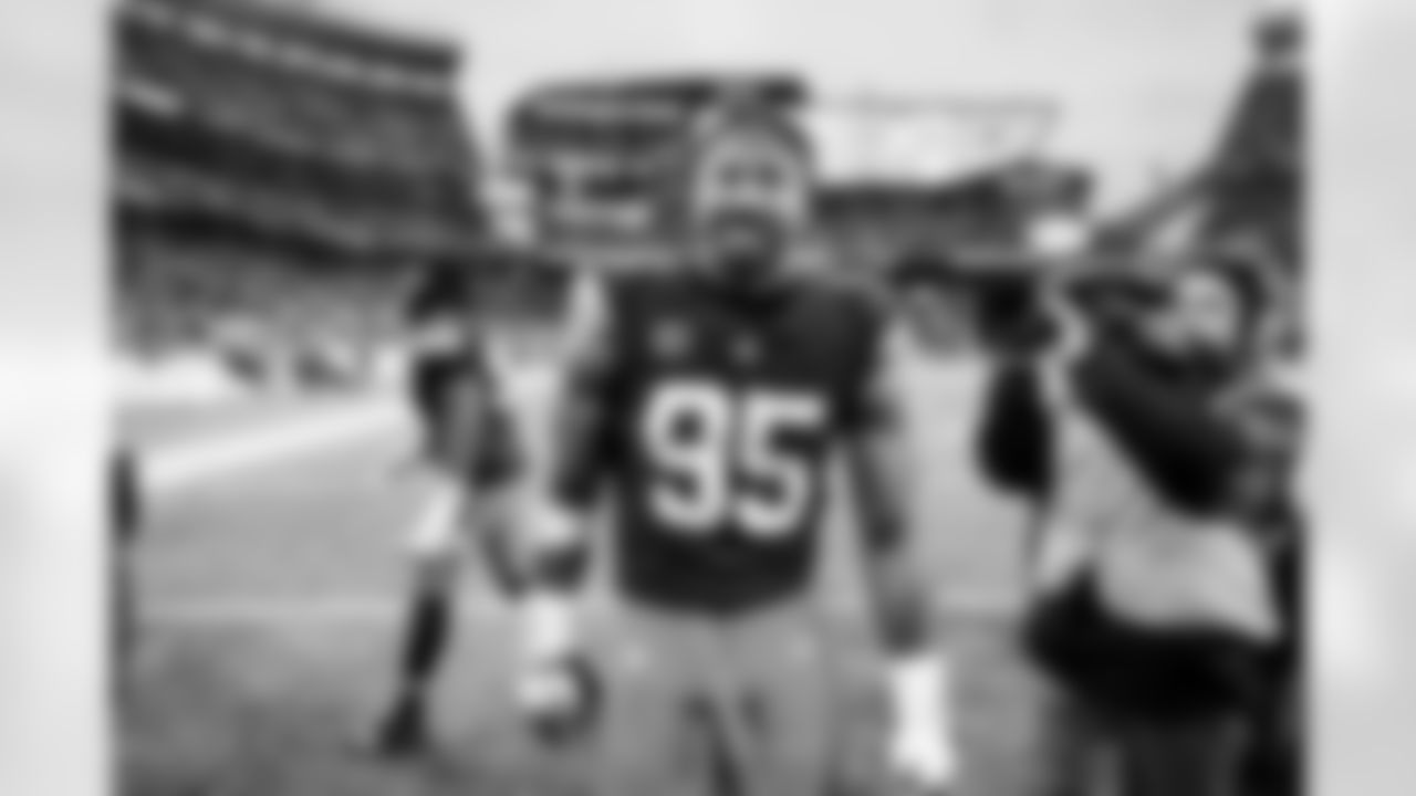 The Browns celebrate after a NFL football game between the Pittsburgh Steelers and Cleveland Browns on December 28, 2025 at Huntington Bank Field.