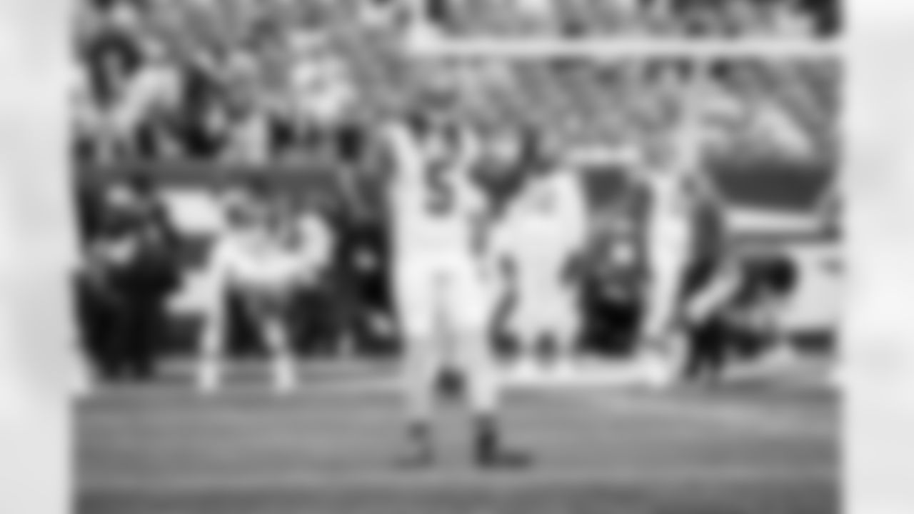 Safety Rayshawn Jenkins (5) before a NFL football game between the Cleveland Browns and New York Jets on November 9, 2025 at MetLife Stadium.