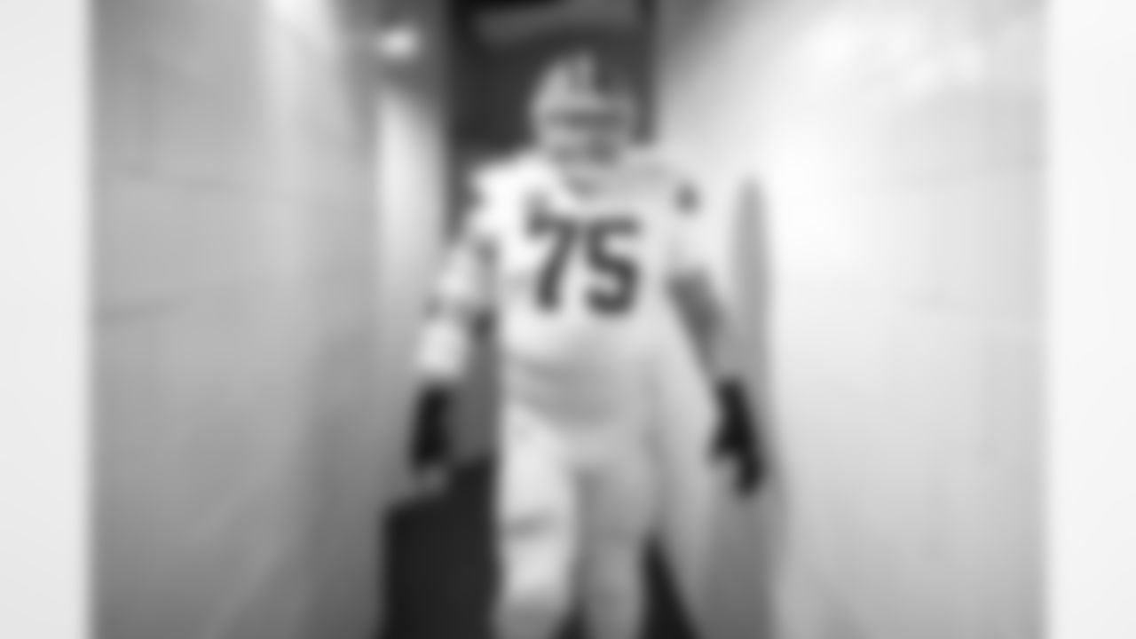 Offensive guard Joel Bitonio (75) before a NFL football game between the Cleveland Browns and Chicago Bears on December 14, 2025 at Soldier Field.