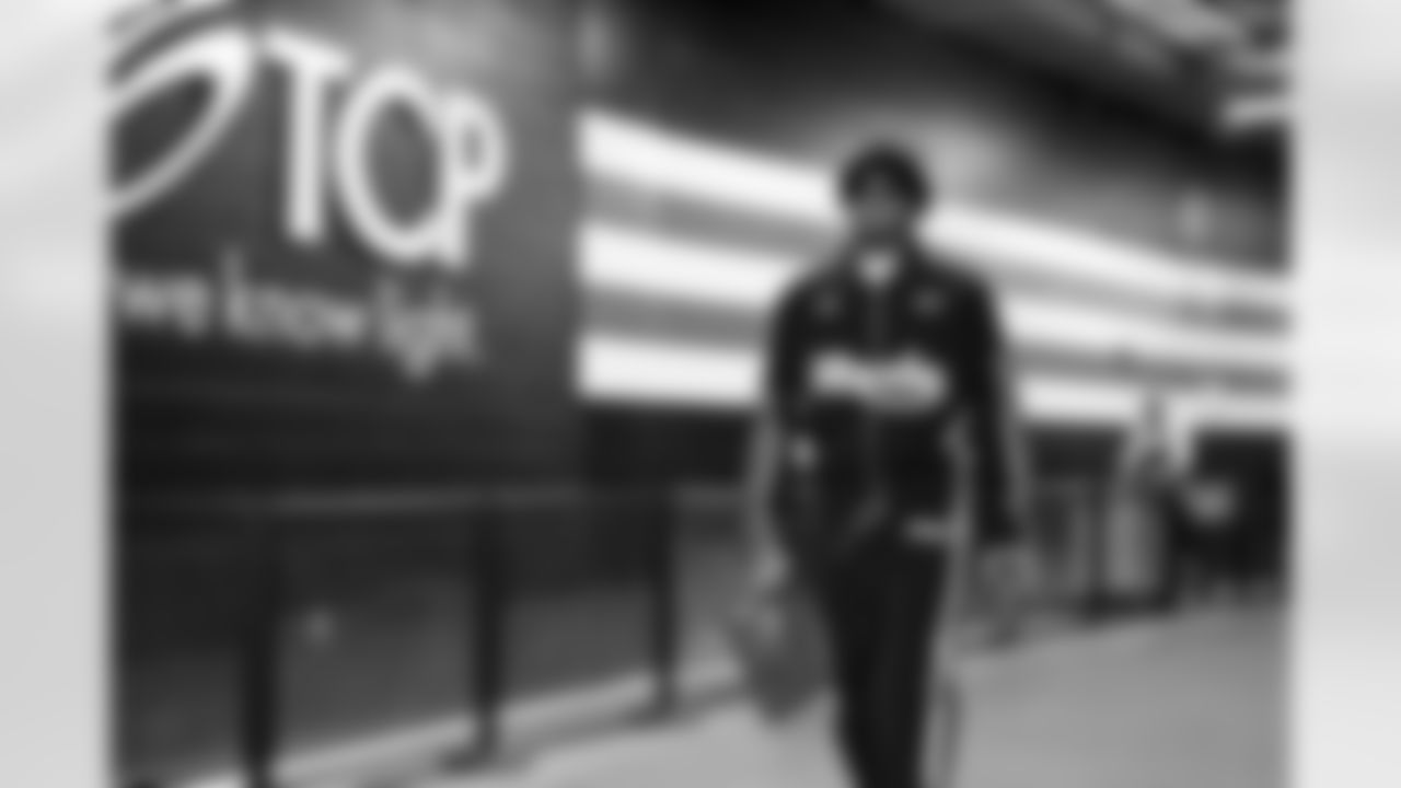 Quarterback Deshaun Watson (4) before a NFL football game between the Tennessee Titans and Cleveland Browns on December 7, 2025 at Huntington Bank Field.