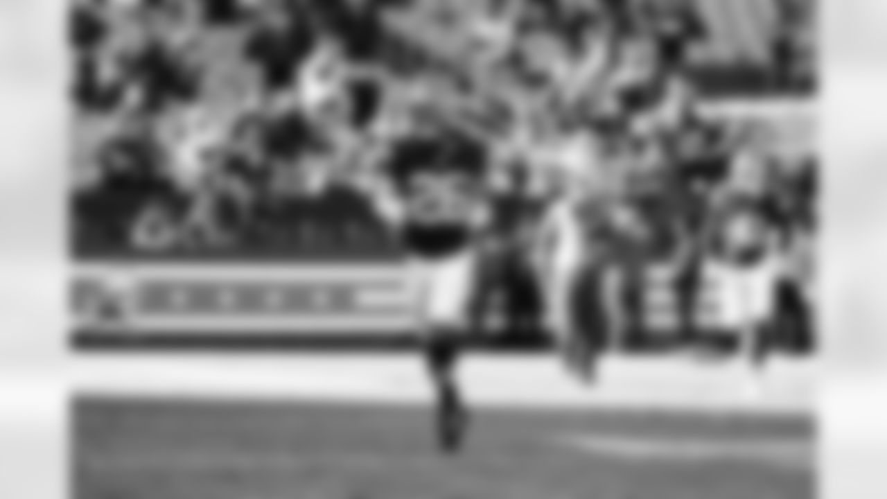 Cornerback Myles Harden (26) before a NFL football game between the Buffalo Bills and Cleveland Browns on December 21, 2025 at Huntington Bank Field.