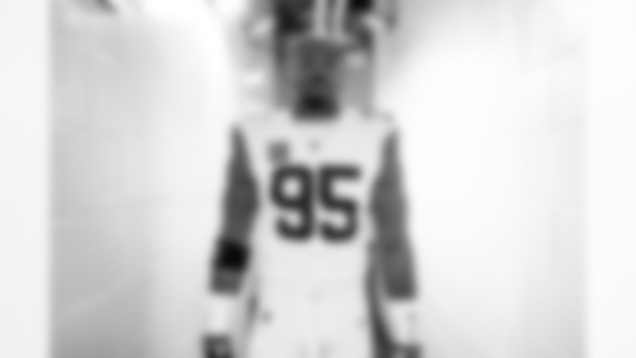 Defensive end Myles Garrett (95) before a NFL football game between the Cleveland Browns and Chicago Bears on December 14, 2025 at Soldier Field. The Browns lost 3-31.