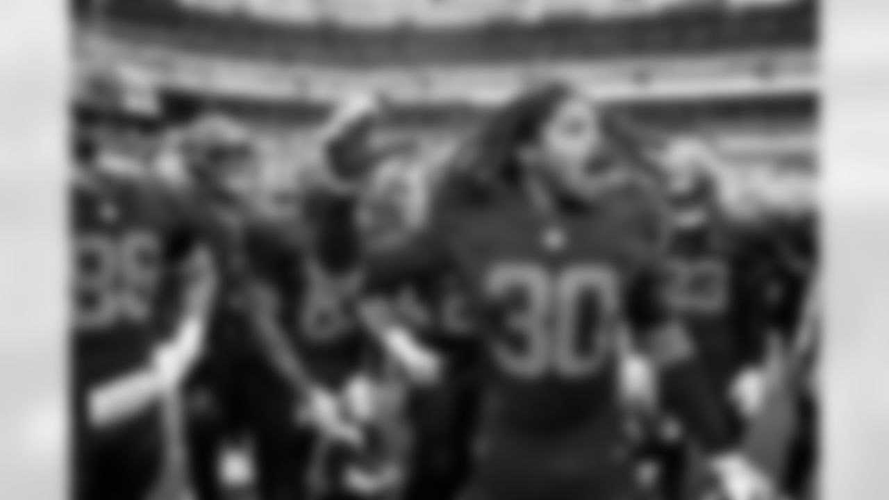 Linebacker Devin Bush (30) before a NFL football game between the Miami Dolphins and Cleveland Browns on October 19, 2025 at Huntington Bank Field.