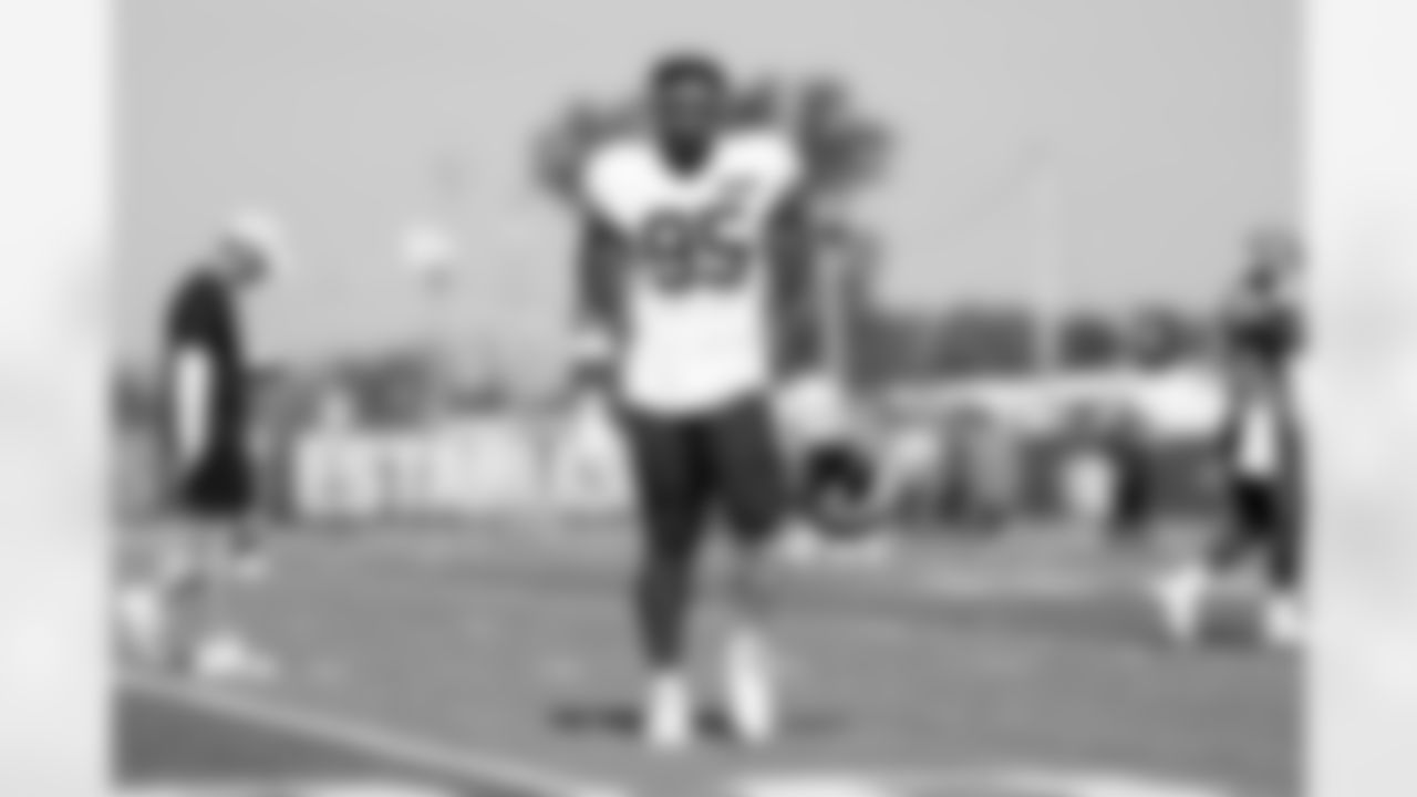 Defensive end Myles Garrett (95)