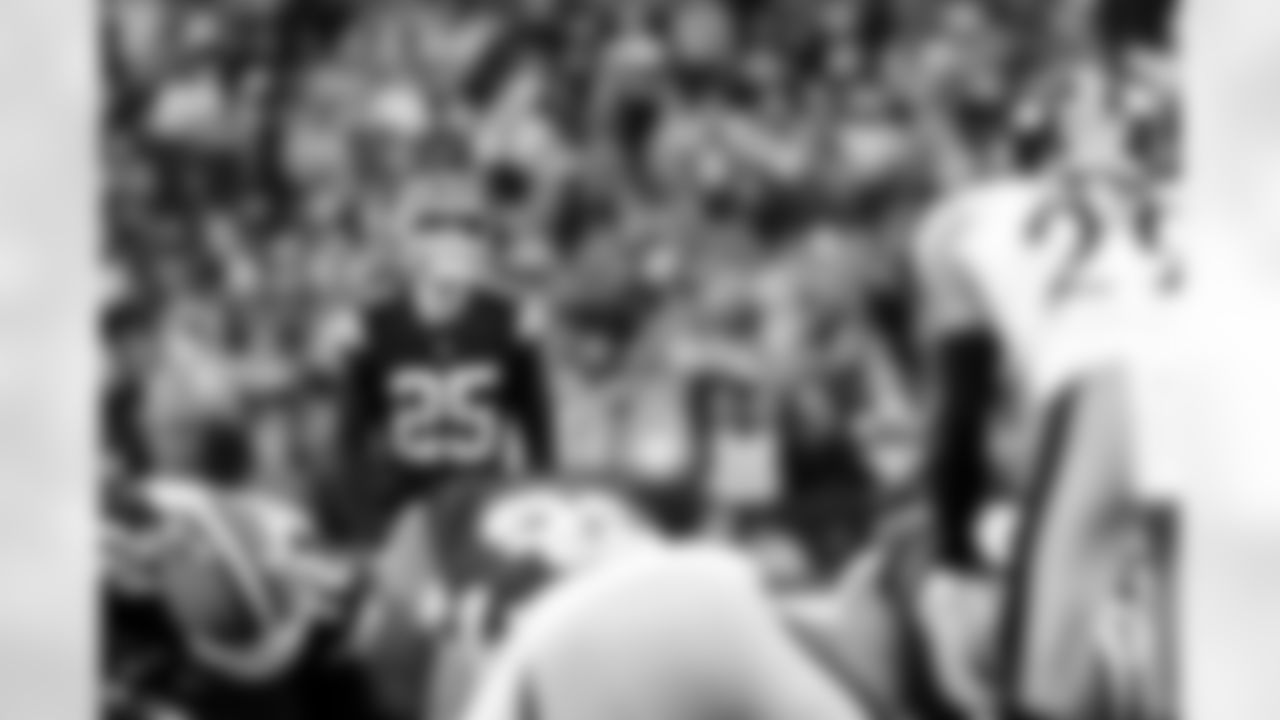 Kicker Andre Szmyt (25) during a NFL football game between the Pittsburgh Steelers and Cleveland Browns on December 28, 2025 at Huntington Bank Field.