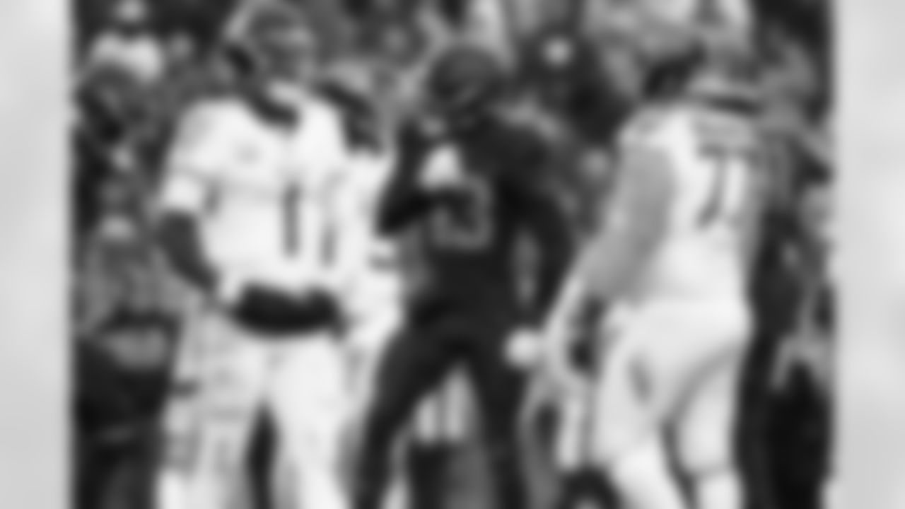 Linebacker Mohamoud Diabate (43) during a NFL football game between the Tennessee Titans and Cleveland Browns on December 7, 2025 at Huntington Bank Field.