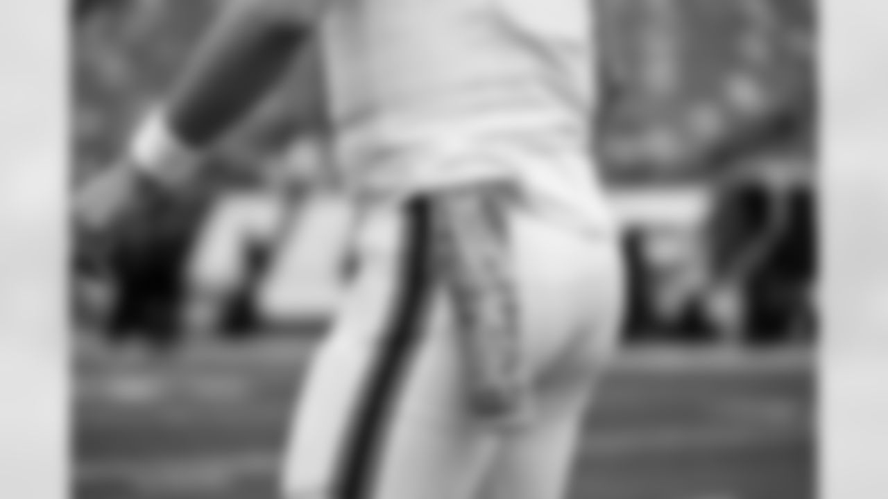 Long snapper Rex Sunahara (50) before a NFL football game between the Cleveland Browns and New York Jets on November 9, 2025 at MetLife Stadium.