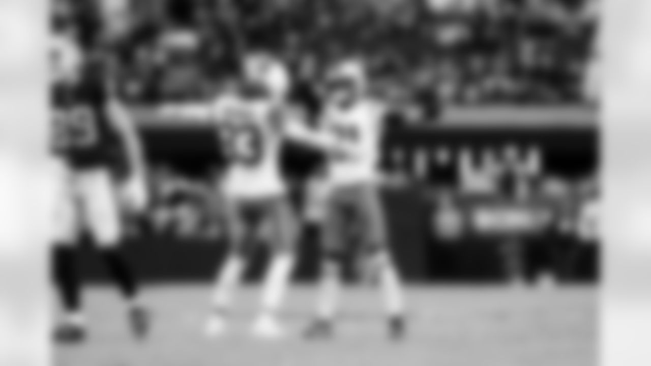 Cornerback Denzel Ward (21) during a NFL football game between the Cleveland Browns and Las Vegas Raiders on November 23, 2025 at Allegiant Stadium. The Browns won 24-10.