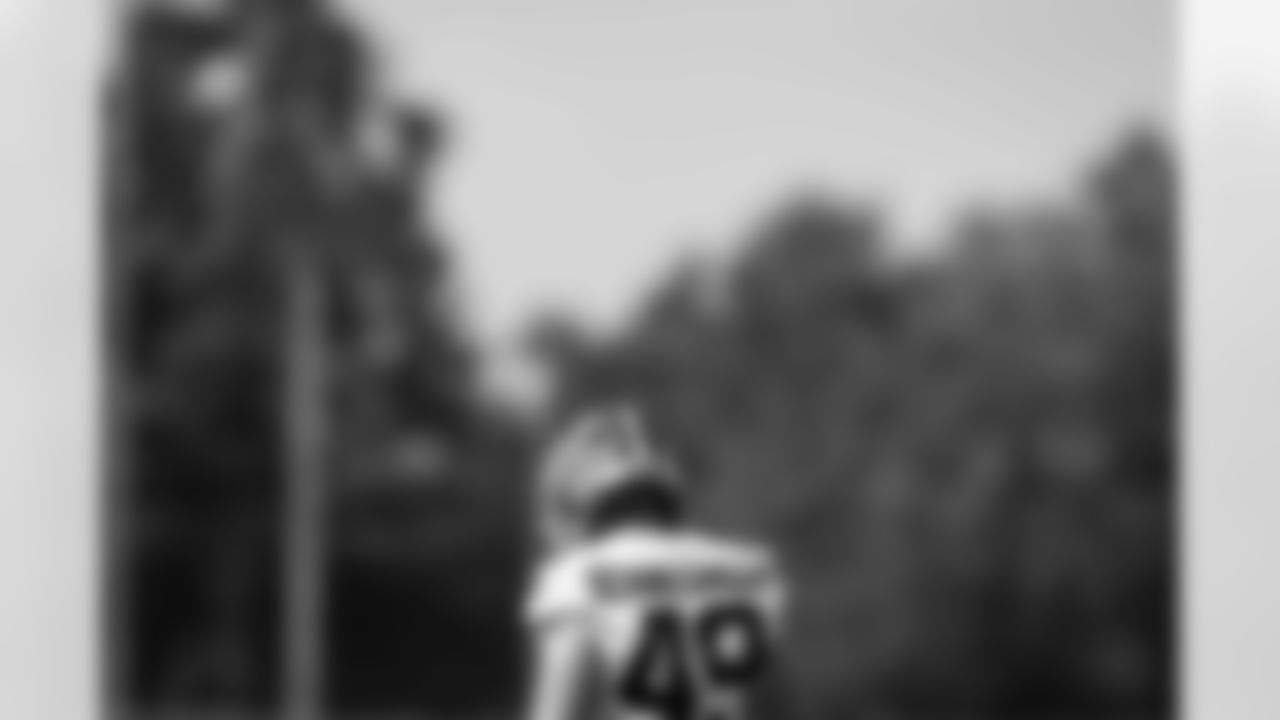 Linebacker Carson Schwesinger (49) during the third day of rookie workouts at CrossCountry Mortgage Campus on July 21, 2025.