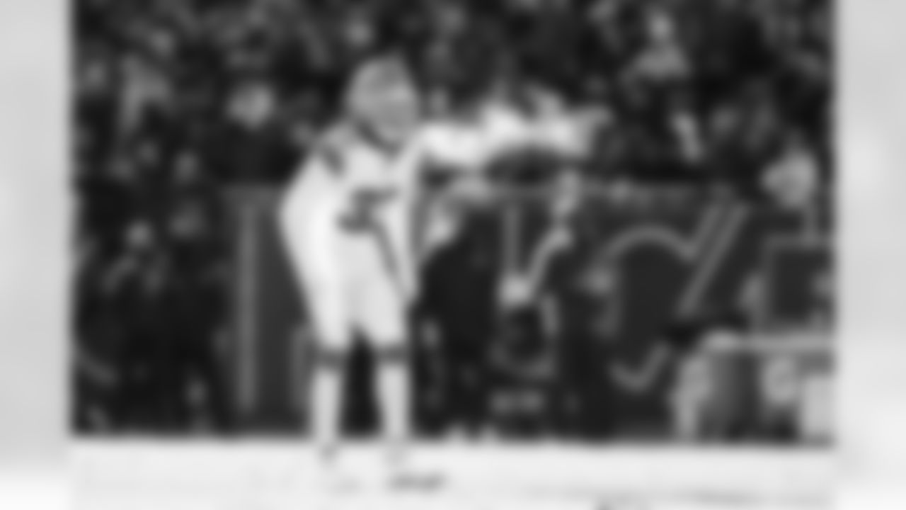 Safety Ronnie Hickman Jr. (33) during a NFL football game between the Cleveland Browns and Chicago Bears on December 14, 2025 at Soldier Field.