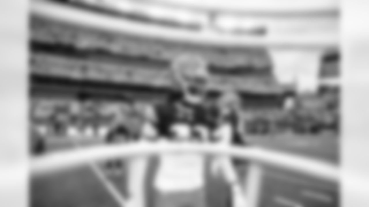 Safety Ronnie Hickman Jr. (33) before a NFL football game between the Baltimore Ravens and Cleveland Browns on November 16, 2025 at Huntington Bank Field.