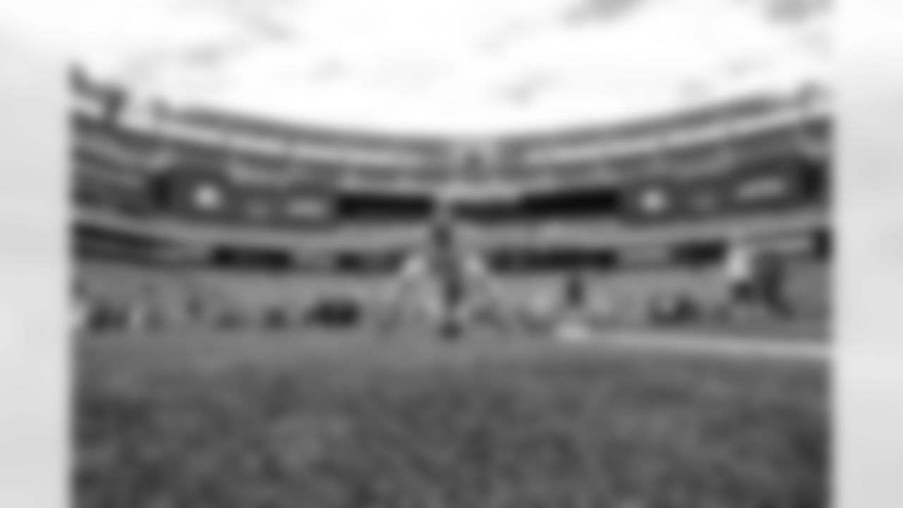 Long snapper Rex Sunahara (50) before a NFL football game between the Cleveland Browns and New York Jets on November 9, 2025 at MetLife Stadium.