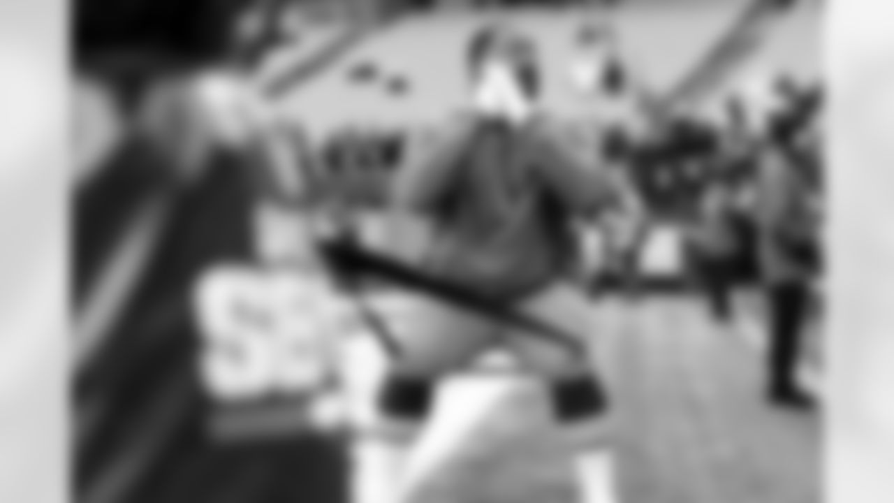 Defensive tackle Shelby Harris (93) before a NFL football game between the Baltimore Ravens and Cleveland Browns on November 16, 2025 at Huntington Bank Field.