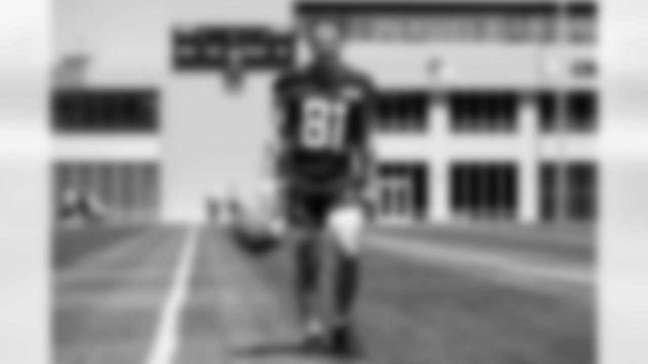Wide receiver Cade McDonald (81) during fieldwork on the first day of Rookie Minicamp at CrossCountry Mortgage Campus on May 9, 2025.