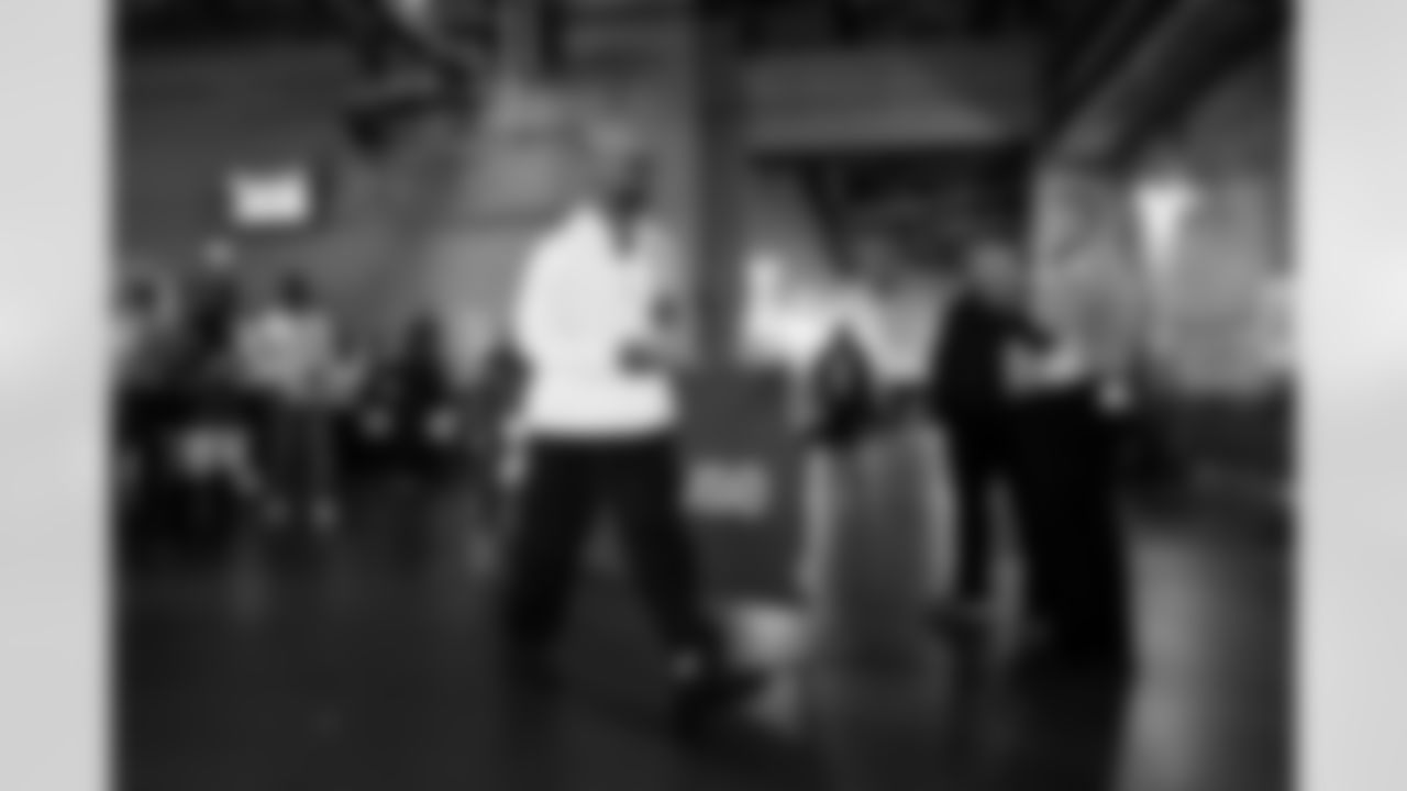 Quarterback Shedeur Sanders (12) before a NFL football game between the Cleveland Browns and New York Jets on November 9, 2025 at MetLife Stadium.