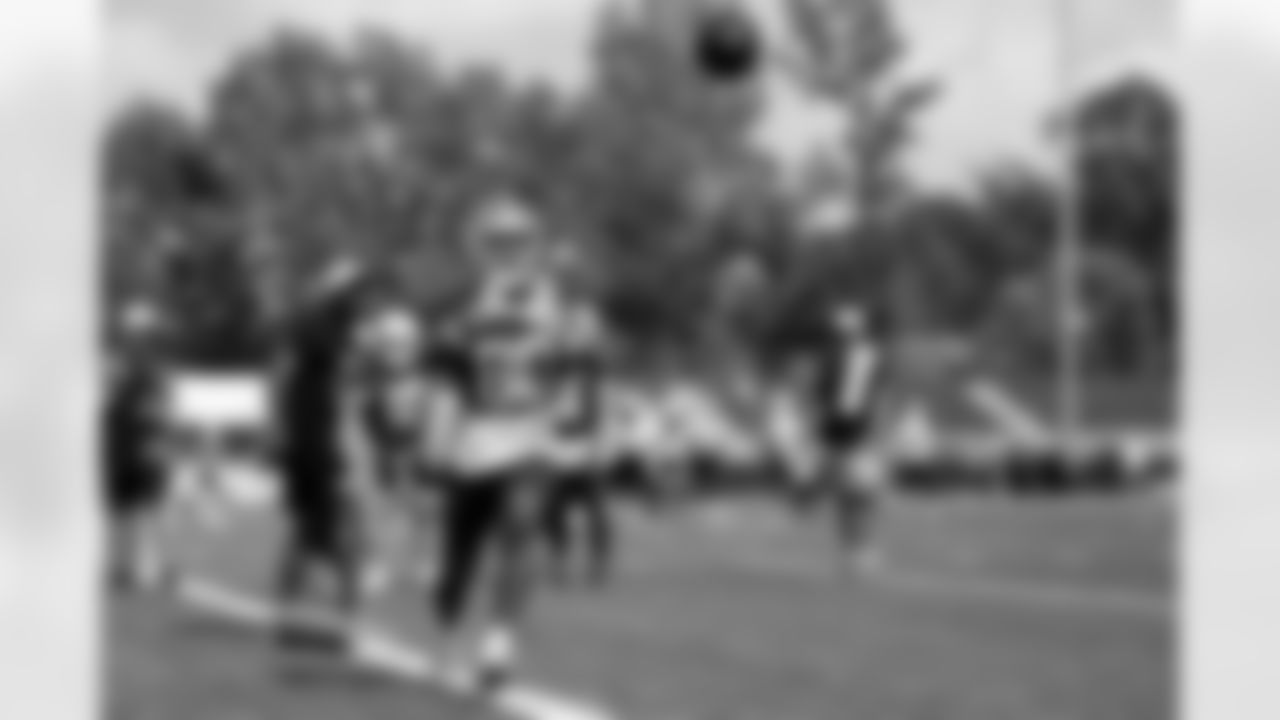 Wide receiver Jamari Thrash (80)