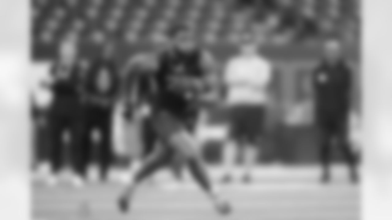 South Carolina running back Raheim Sanders runs a drill at the NFL football scouting combine in Indianapolis, Saturday, March 1, 2025. (AP Photo/Michael Conroy)