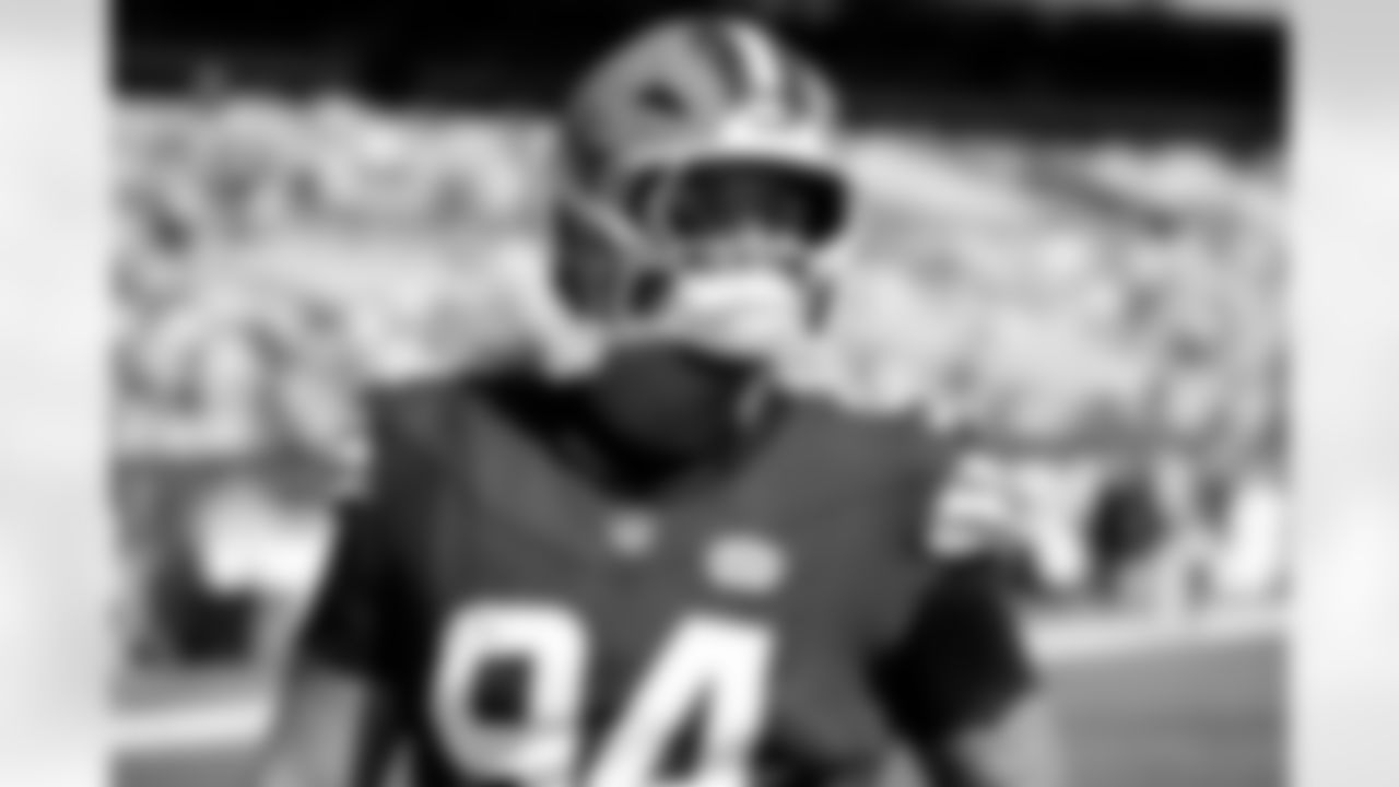 Defensive tackle Mason Graham (94) before a NFL football game between the Cincinnati Bengals and Cleveland Browns on September 7, 2025 at Huntington Bank Field. The Browns lost 16-17.