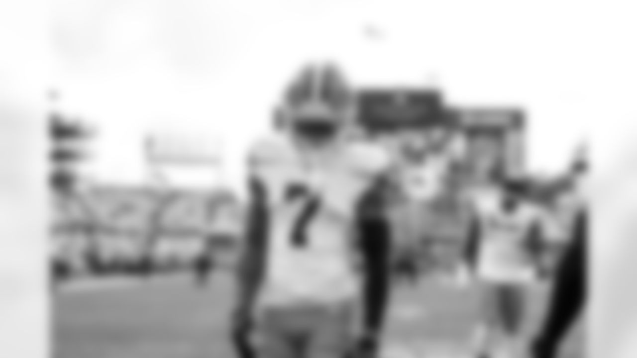Cornerback Tyson Campbell (7) before a NFL football game between the Cleveland Browns and Pittsburgh Steelers on October 12, 2025 at Acrisure Stadium.