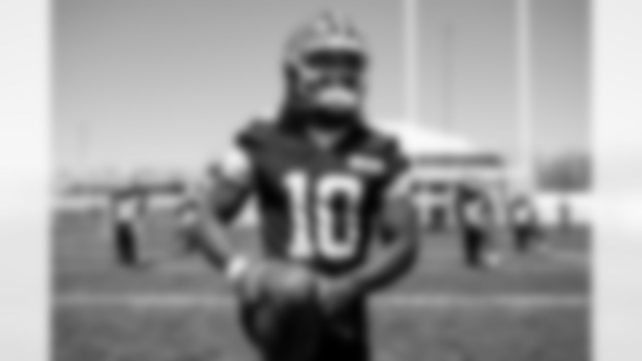 Running back Quinshon Judkins (10) during fieldwork on the first day of Rookie Minicamp at CrossCountry Mortgage Campus on May 9, 2025.