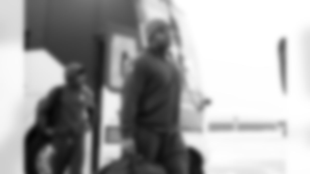 Defensive lineman Adin Huntington (98) travels to Cincinnati on January 3, 2026.