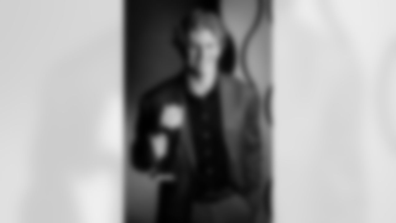 AP Defensive Rookie of the Year Cleveland Browns linebacker Carson Schwesinger (49) poses for a portrait during the NFL Honors awards show on Thursday, February 5, 2026 in San Francisco.