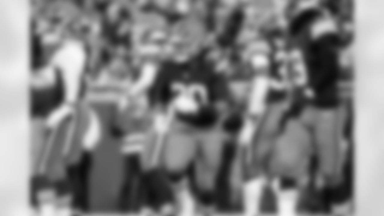 Linebacker Devin Bush (30) during a NFL football game between the Baltimore Ravens and Cleveland Browns on November 16, 2025 at Huntington Bank Field. The Browns lost 16-23.l