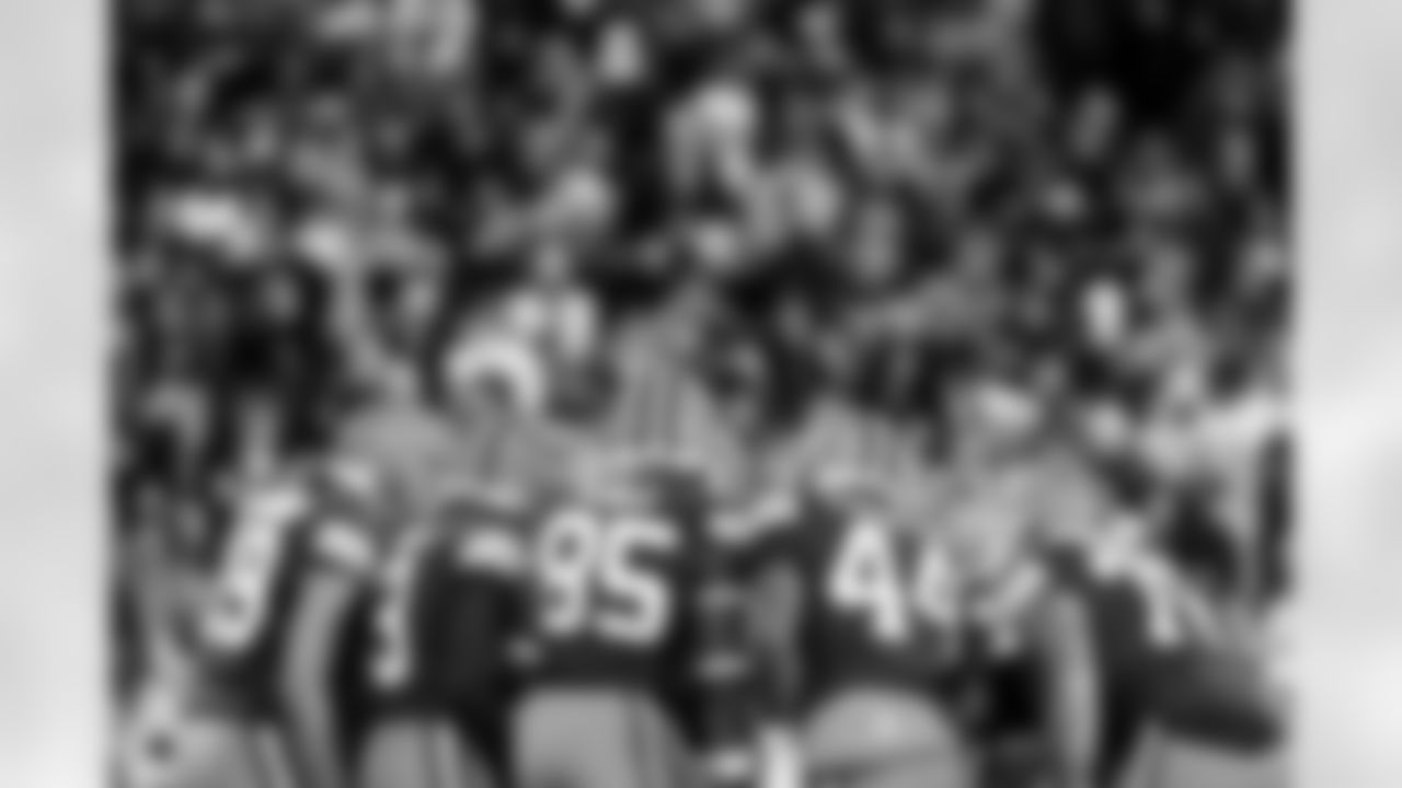 The offense during a NFL football game between the Baltimore Ravens and Cleveland Browns on November 16, 2025 at Huntington Bank Field.