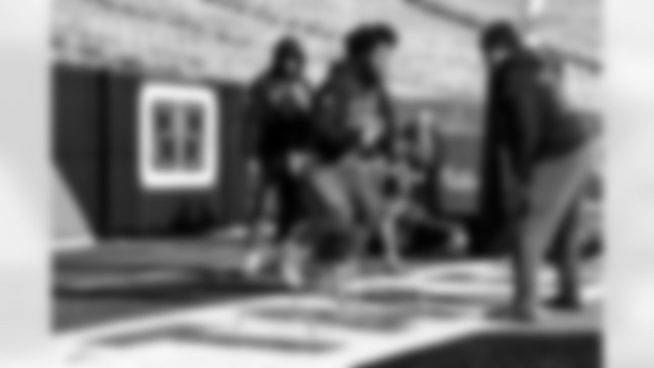 Running back Dylan Sampson (22) before a NFL football game between the Cleveland Browns and Cincinnati Bengals on January 4, 2026 at Paycor Stadium.