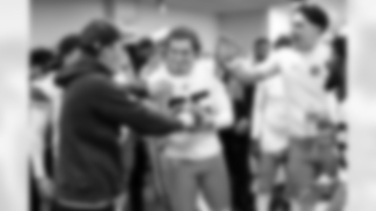 The Browns celebrate after a NFL football game between the Cleveland Browns and Cincinnati Bengals on January 4, 2026 at Paycor Stadium.