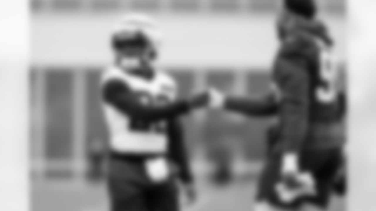 Running back Dylan Sampson (22) during practice at CrossCountry Mortgage Campus on November 20, 2025.