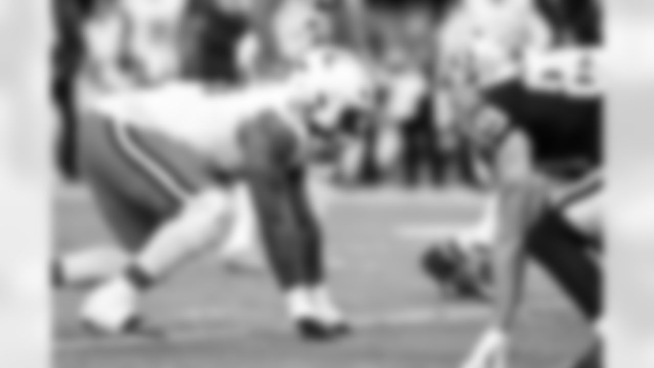 Defensive tackle Mike Hall Jr. (51) during a NFL football game between the Cleveland Browns and Las Vegas Raiders on November 23, 2025 at Allegiant Stadium.