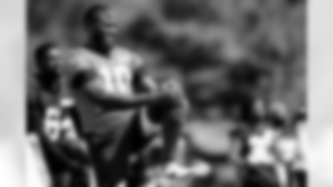 Quarterback Tyler Huntley (10)