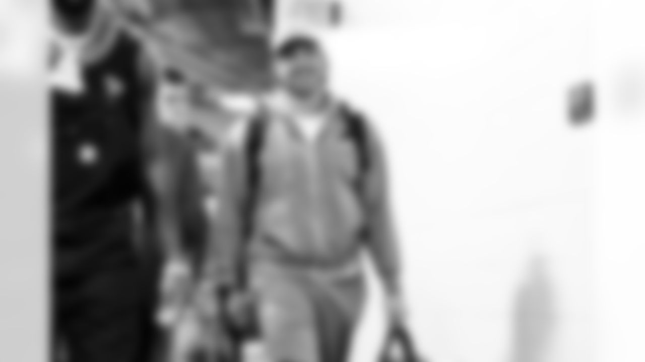 Tight end Blake Whiteheart (86) before a NFL football game between the Cleveland Browns and Pittsburgh Steelers on October 12, 2025 at Acrisure Stadium.
