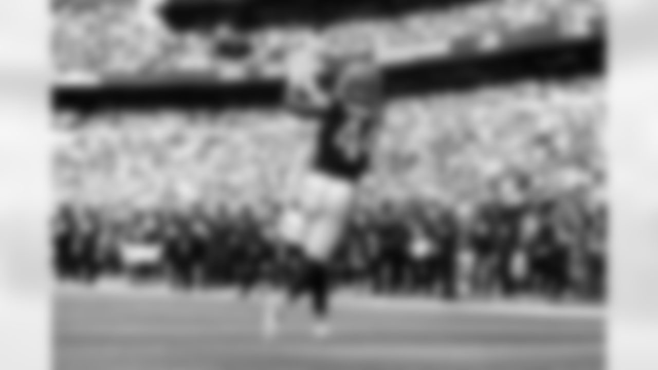 Tight end Harold Fannin Jr. (44) during a NFL football game between the Minnesota Vikings and Cleveland Browns on October 5, 2025 at Tottenham Hotspur Stadium. The Browns lost 17-21.