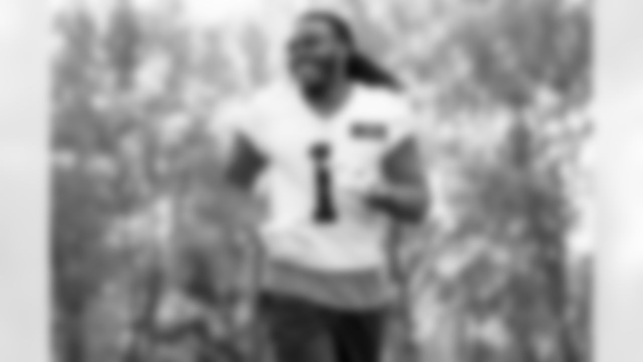 Cornerback Martin Emerson Jr. (1)