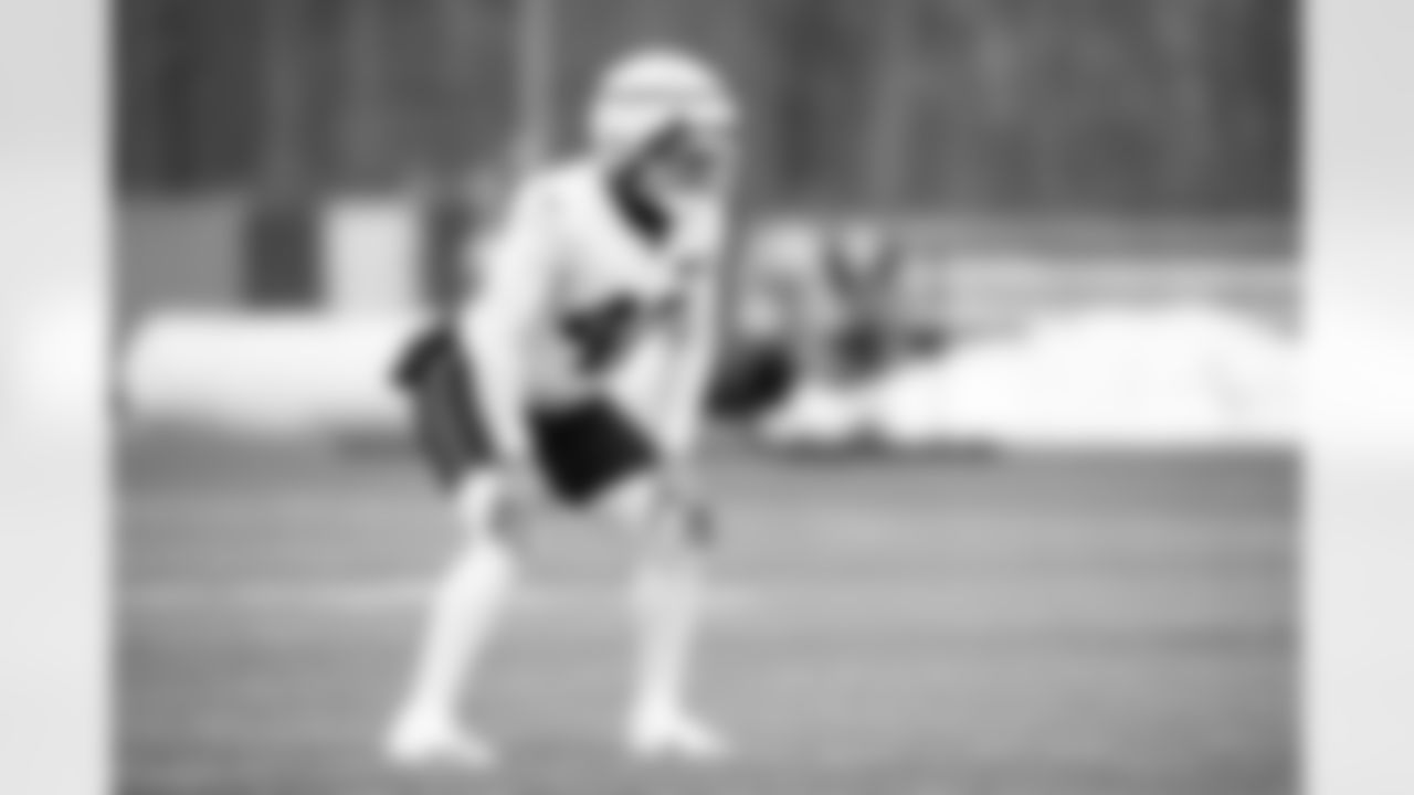 Linebacker Easton Mascarenas-Arnold (42) during practice at CrossCountry Mortgage Campus on December 17, 2025.