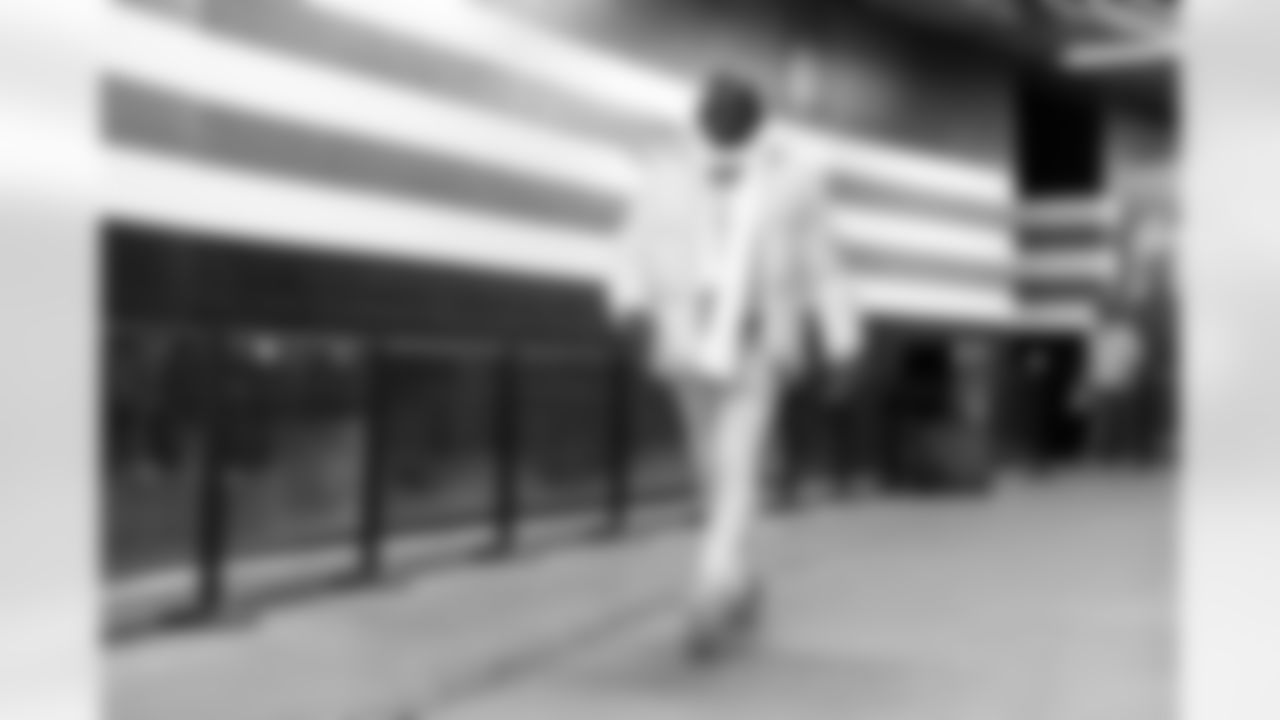 Tight end David Njoku (85) before a NFL football game between the San Francisco 49ers and Cleveland Browns on November 30, 2025 at Huntington Bank Field.