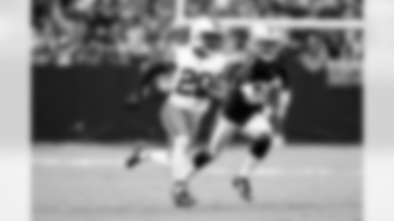 Defensive back D'Angelo Ross (20) during a NFL football game between the Cleveland Browns and Las Vegas Raiders on November 23, 2025 at Allegiant Stadium.