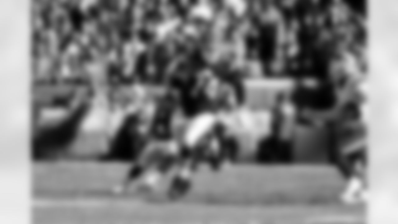 Offensive guard Teven Jenkins (74) during a NFL football game between the Buffalo Bills and Cleveland Browns on December 21, 2025 at Huntington Bank Field.